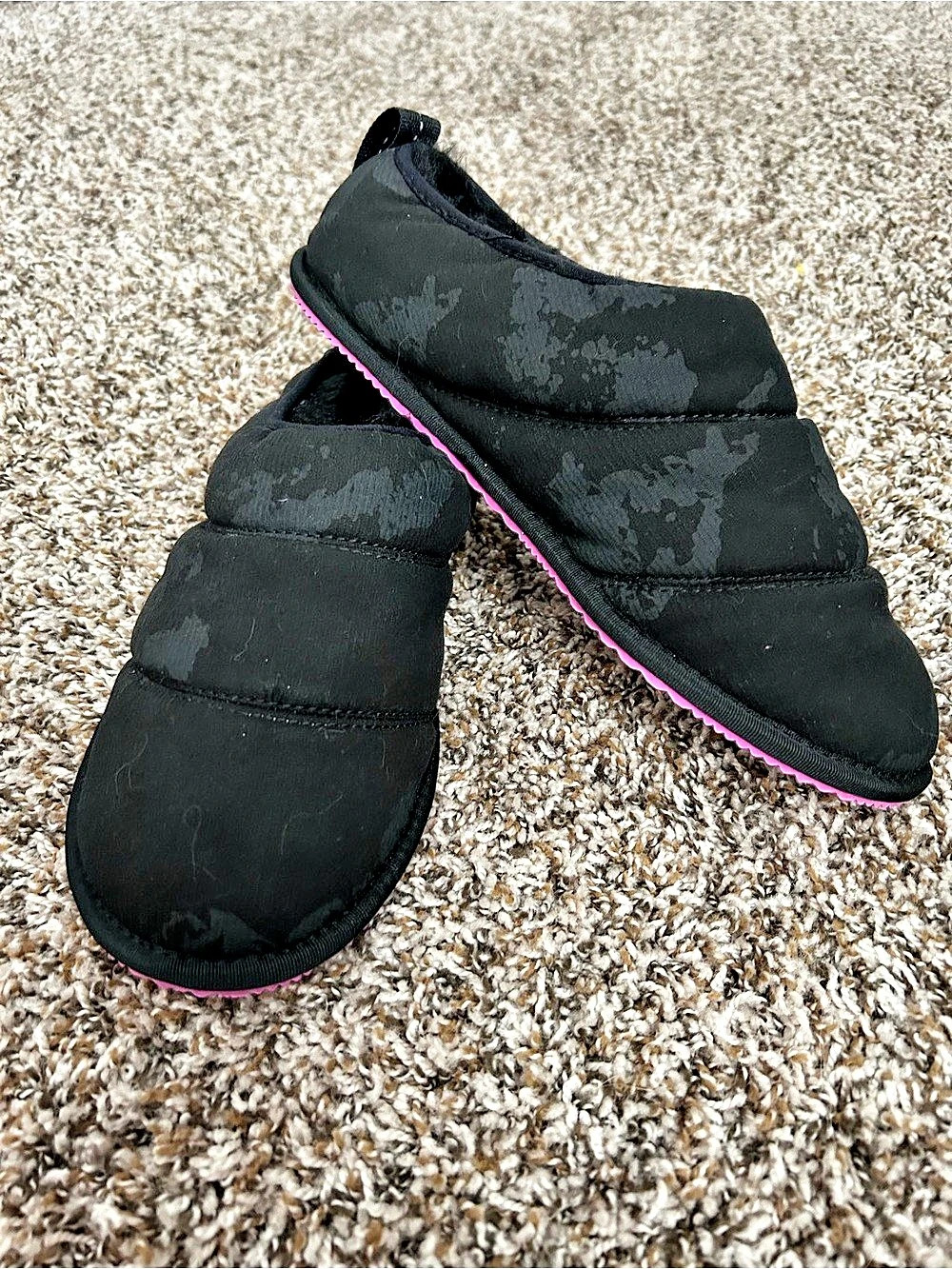 Sorel Go-Bodega Run Slipper Black & Pink US 9